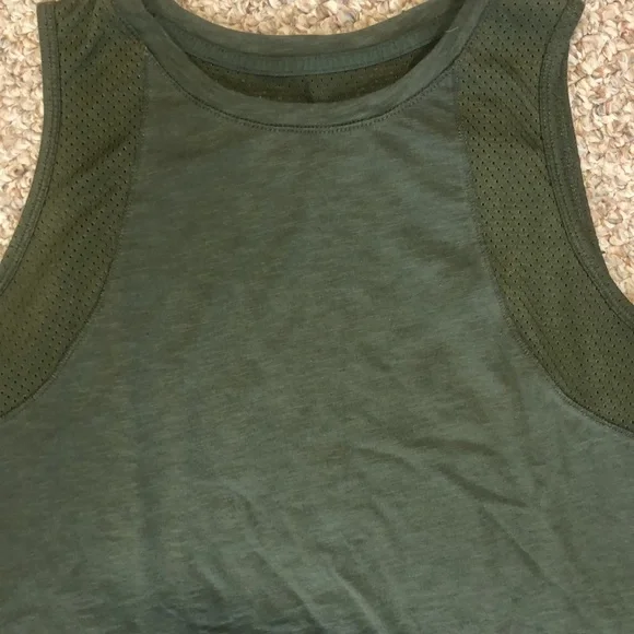 Tank top - Picture 2 of 4